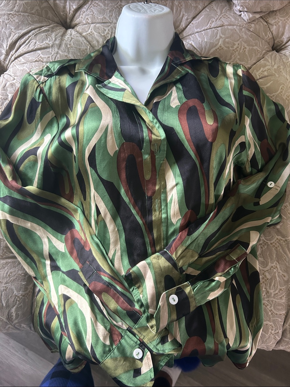 Abstract Wave Print Green Button-Up Blouse 100 % Silk
